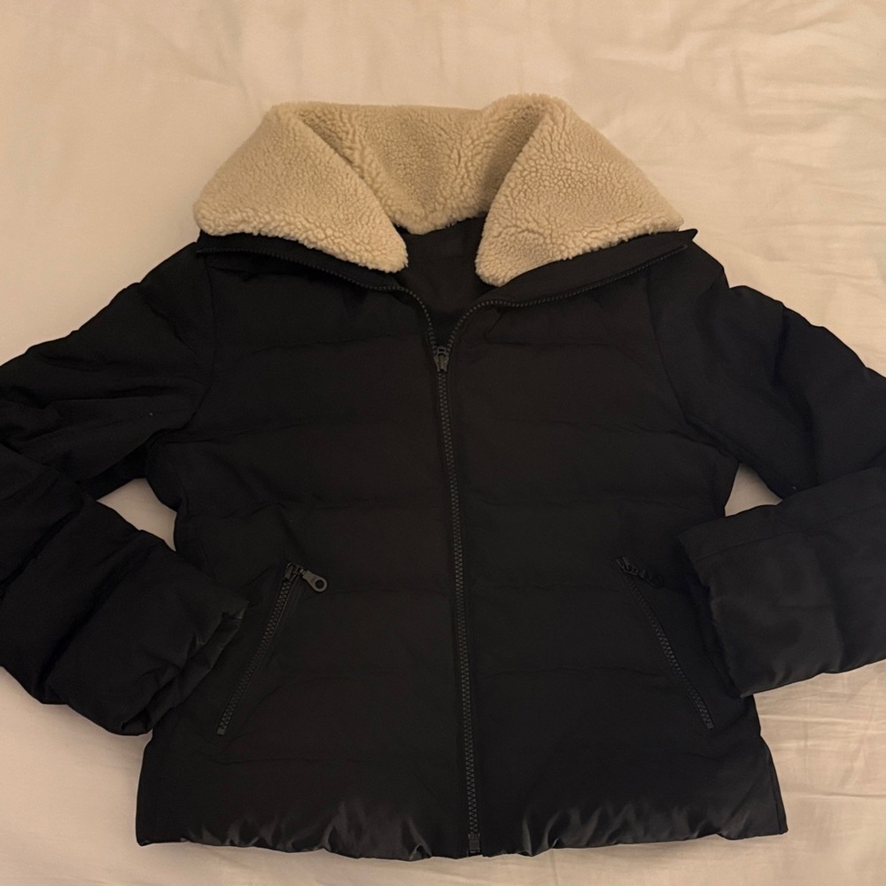 Uniqlo Down Black Puffer Jacket with Fleece Collar